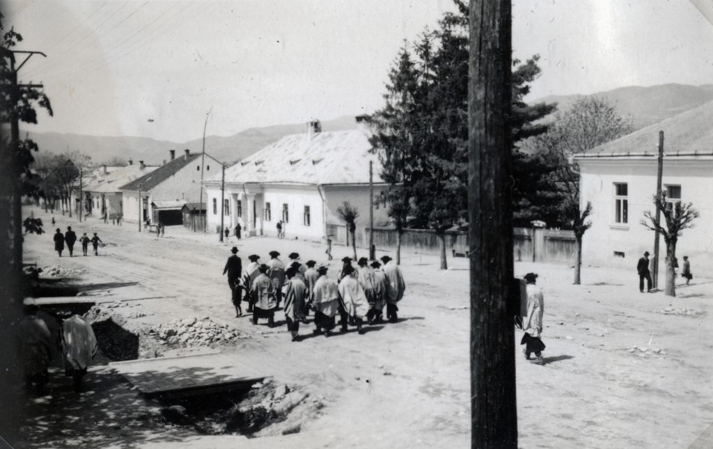 ortodox zsido ferfiak egy zsido unnep alkalmaval 1940 ben erdelyben fortepan