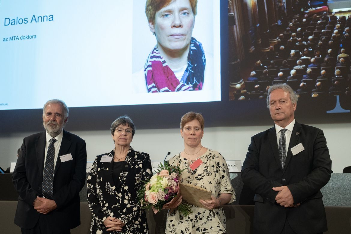 dalos anna akademiai dij